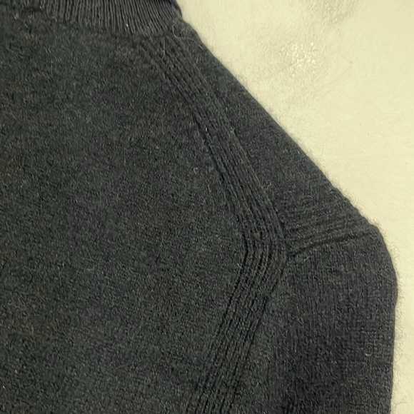 Saks Fifth Avenue Cashmere Turtleneck in Black size M - Picture 7 of 10